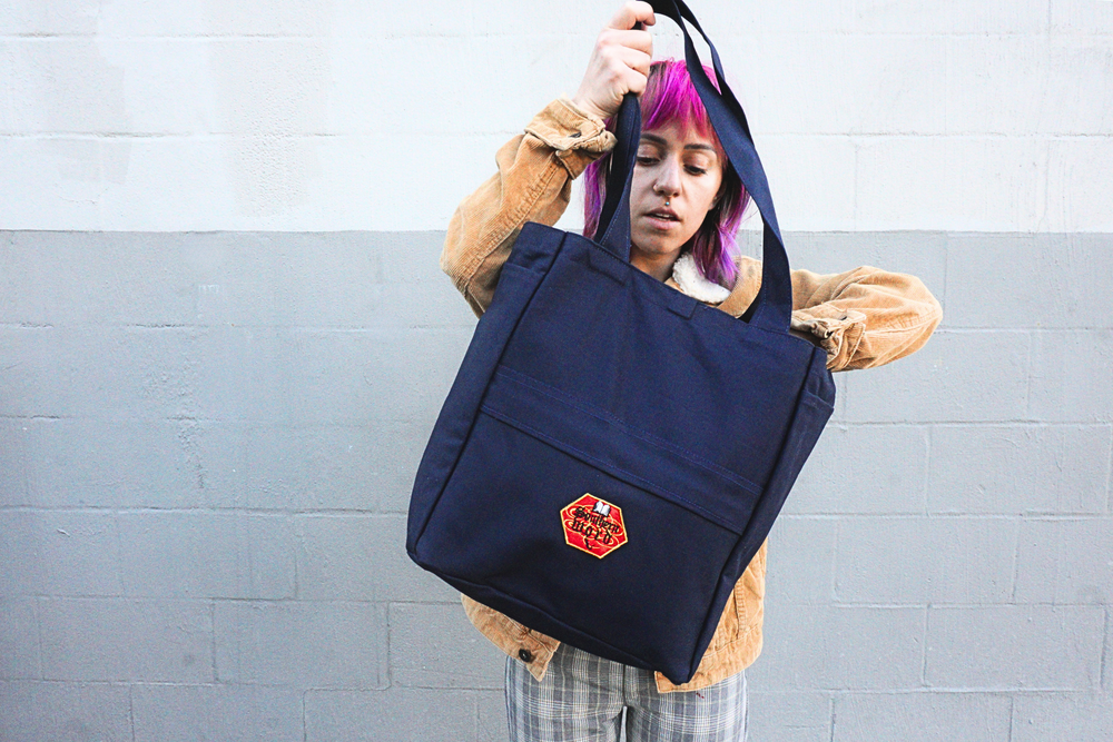 SW-VG-TOTE-OIL-1 , SW-VG-TOTE-FRAGM 